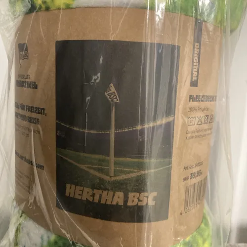 Hertha BSC Berlin Fleecedecke Eckfahne - Gemütliche Fleecedecke in Blau, perfekt für Hertha BSC Fans. Ideal für Spiele, Zuhause oder als Geschenk für Fußballbegeisterte.