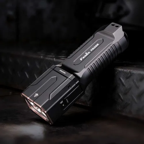 Fenix TK28R – Leistungsstarke Jagdlampe mit Rotlicht & Weißlicht