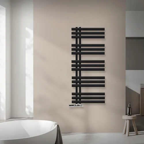 LuxeBath Badheizkörper Iron EM - Handtuchwärmer in Schwarz - Eleganter Designheizkörper mit 15 Lamellen und Thermostatventil, ideal für komfortables Trocknen von Handtüchern in Ihrem Badezimmer.