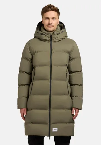 khujo Herren Lange Steppjacke Caius2-YM in Light Moss Green - Funktionsjacke mit wasserabweisendem Material, ideal für kalte Tage. Der praktische 2-Wege-Reißverschluss und die gefütterten Taschen bieten optimalen Schutz und Tragekomfort.
