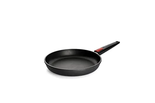 Woll Nowo Titanium Flachpfanne 28 cm - Induktiv, abnehmbarer Stiel - Hochwertige Pfanne aus Aluminiumguss mit herausragender Antihaftversiegelung für müheloses Kochen und einfache Reinigung. Geeignet für alle Herdarten und ofenfest bis 260 °C.