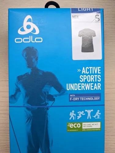Odlo Active F-Dry Light Funktionsunterhemd für Herren, Schwarz, Größe S - Funktionsunterwäsche von Odlo mit F-Dry Technologie für optimalen Feuchtigkeitstransport und höchsten Tragekomfort. Ideal für Aktivitäten bei jedem Wetter.