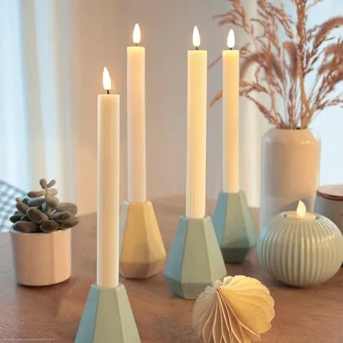 hellum LED Stabkerzen, 4 Stück LED Kerzen mit Timer creme, Kerzen flackernde Flamme, mit Fernbedienung, mit Timerfunktion batteriebetrieben 24,5 x 2,2cm 525236