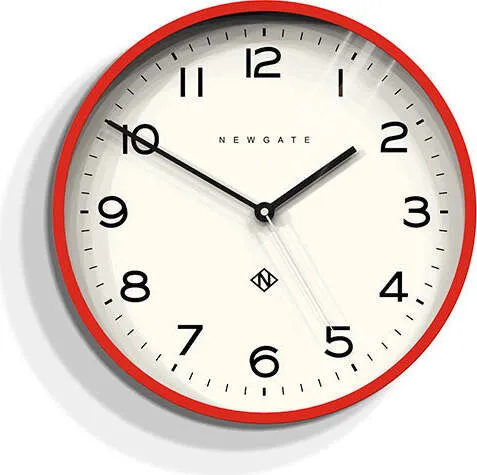 Newgate Number Three Echo Wanduhr in Rot