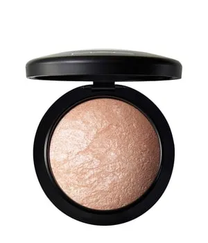 MAC Mineralize Skinfinish Highlighter 10 g Soft And Gentle - Puder für ein strahlend schönes Finish, mit 77-Mineralien-Komplex und Vitamin E, ideal zum Setzen von Highlights oder für transparenten Glanz.