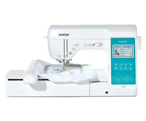Brother Innov-is F580 mit Stickmodul - Nähmaschinen mit 241 Stichen und 193 Stickmustern. Ideal für kreative Projekte und einfache Bedienung durch automatischen Fadenabschneider und farbigen Touchscreen.