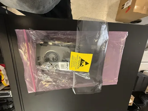 PNY NVIDIA Quadro RTX 4000 SFF - 20GB GDDR6 Grafikkarte, leistungsstark für professionelle Anwendungen und Grafikdesign