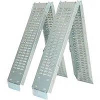 PROREGAL 2X Auffahrrampe TITAN klappbar 400kg - Die PROREGAL 2X Auffahrrampe TITAN ist perfekt für sicheres Verladen von Fahrzeugen und Geräten. Mit einer Traglast von 400 kg und einer rutschfesten Oberfläche gewährleistet sie Stabilität und Sicherheit beim Transport. Faltbar für einfache Lagerung.