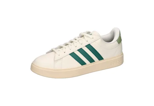 adidas Herren Grand Court 2.0 Shoes - Off White/Collegiate Green, 44 EU - Herren-Sneaker mit Cloudfoam Comfort Einlegesohle für optimalen Tragekomfort und einem Obermaterial aus 50 % recyceltem Synthetikleder.