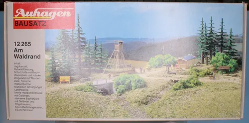 Auhagen 12265, Spur H0 / Maßstab 1:87 , Bausatz Ausgestaltungsset: Am Waldrand