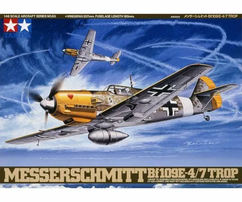 Tamiya 300061063 1:48 Messerschmitt BF109E-4/7 Trop WW2 - Kunststoff Modellflugzeug im Maßstab 1:48, detailgetreue Nachbildung eines legendären Propellerflugzeugs aus dem Zweiten Weltkrieg.