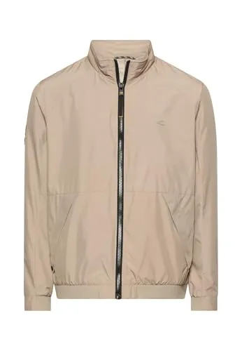 Camel Active Blouson 430620-7O70 - Sportlich, Größe 58, light beige - Moderne Herrenjacke mit sportlichem Look, hochschließendem Stehkragen und praktischen Eingrifftaschen. Ideal für Freizeit und Stadt, bietet Komfort und Stil in jeder Situation.