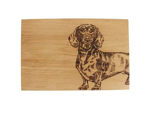 Selbrae House 440s Schneidebrett Dackel-Motiv aus Eichen-Holz - Hochwertiges Schneidebrett aus schottischem Eichen-Holz, lasergraviert mit Dackel-Motiv. Ideal für die Küche und als dekoratives Element. Pflegeleicht, handlich und einzigartig in Design und Qualität.