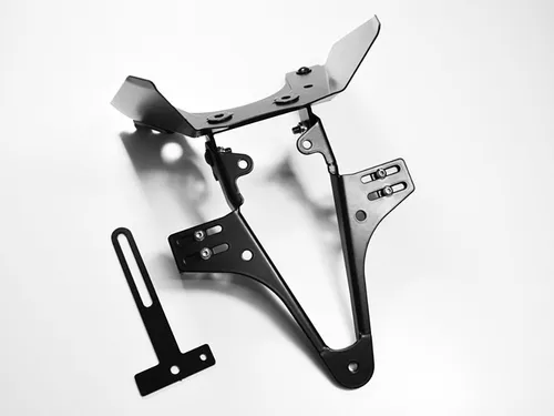 ZIEGER Kennzeichenhalter Basic für Kawasaki Ninja 250 R - Hochwertiger Kennzeichenhalter für Kawasaki Ninja 250 R (BJ 2007-12) mit verstellbarem Neigungswinkel und stufenlos einstellbaren Blinkerhaltern. Sportliches Design, witterungsbeständig und keine TÜV-Eintragung erforderlich.