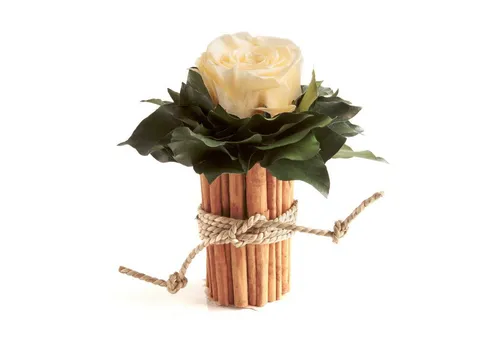 Kunstblumenstrauß Zimtbecher mit Infinity Rosen von Rosemarie Schulz