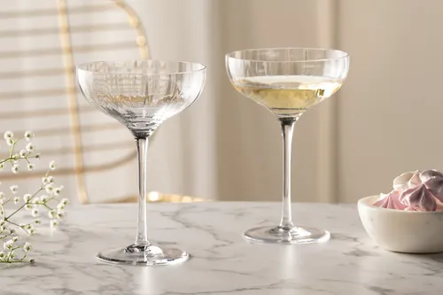 LEONARDO Champagnerglas, Kristallglas, Spülmaschinenfest - Champagnergläser aus hochwertigem Kristallglas, spülmaschinenfest und ideal für festliche Anlässe. Set mit 6 Gläsern für unvergessliche Momente.