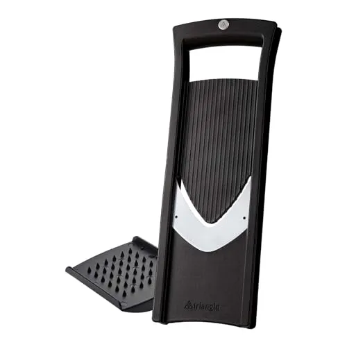 triangle 50 150 02 02 Gemüsehobel 2 mm - Professionelle Mandoline mit patentierter Parabelklinge für gleichmäßige 2 mm Scheiben aus Obst und Gemüse. Handlich, scharf und spülmaschinengeeignet.