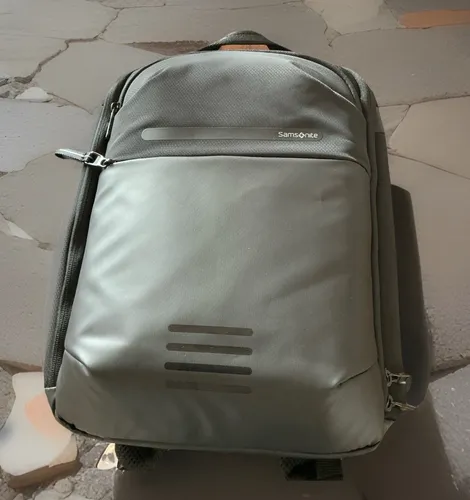 SAMSONITE Tagesrucksack MODERNY 13,5 L – Stilvoll und Praktisch - Kompakter Tagesrucksack mit 13,5 L Volumen, ideal für den Alltag und Reisen. Bietet viel Platz für persönliche Gegenstände und überzeugt durch modernes Design.