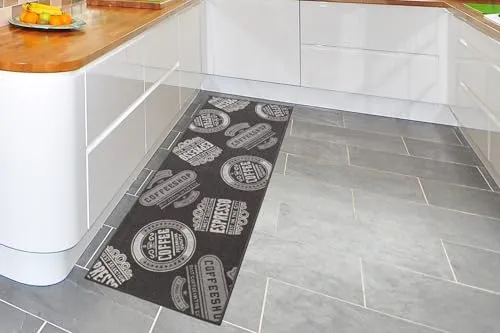 andiamo Küchenläufer Coffeeshop Kurzflor 67 x 180 cm - Anthrazit - Stylischer anthrazitfarbener Küchenläufer mit modernem Coffeeshop-Motiv. Ideal für Kaffeeliebhaber, pflegeleicht und robust. Die rutschhemmende Unterseite sorgt für Sicherheit in der Küche.