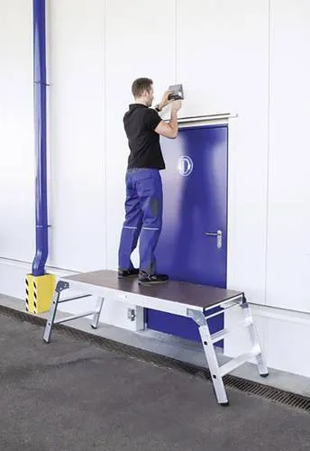 Günzburger Alu-Arbeitsdiele klappbar - Leitern - Robuste Aluminium-Arbeitsdiele mit einer Tragfähigkeit von 300 kg, ideal für professionelle Anwendungen und sicheres Arbeiten in Höhen bis 2,69 m.