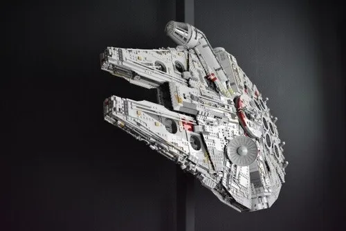FalconHolder® die Halterung für  LEGO Millennium Falcon Star Wars 75192