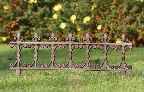 esschert design Zierzaun Beetzaun - Zaunelemente aus robustem Gusseisen, 36 cm hoch und ideal zum Einfassen von Beeten, verleiht Ihrem Garten einen eleganten Look.