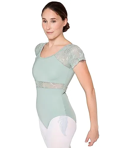 tanzmuster Ballett Trikot Damen Kurzarm - Malin - Geblümte Spitze - Hellgrün 36 - Elegantes Kurzarm Ballett Trikot mit floralem Spitzeneinsatz, ideal für alle Tänze. Hergestellt aus hochwertigem, atmungsaktivem Dupont Lycra für optimale Bewegungsfreiheit. Inklusive BH-Pad-Einschub und maschinenwaschbar bei 30°.