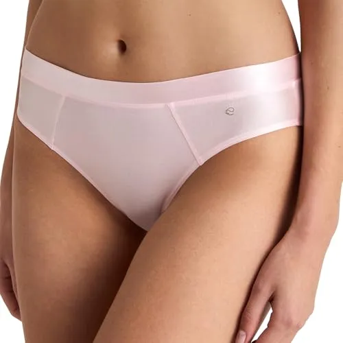 CALIDA Slip Cate – Femininer Satin-Look, Elastisch und Bequem - Erlebe den perfekten Mix aus Komfort und Stil mit dem CALIDA Slip Cate. Der elastische Single Jersey und der flexible Bund sorgen für eine angenehme Passform im Alltag. Ideal für jeden Anlass und vielseitig kombinierbar.