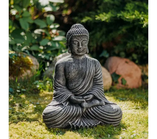 Gartenfigur Buddha Statue, H. 42 cm, antike Farbgebung - Frostsichere Buddha Statue in antiker Farbgebung, ideal für Garten und Terrasse. Ihre kraftvolle Ausstrahlung und traditionelle Symbolik verleihen jedem Außenbereich eine besondere Atmosphäre.