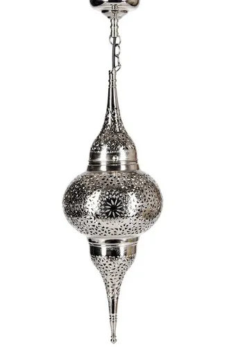Hayati Pendelleuchte Silber 55cm – Marokkanische Messinglampe - Die handgefertigte Hayati Pendelleuchte aus silberfarbenem Messing bringt orientalisches Flair in dein Zuhause. Mit filigranen Ornamenten sorgt sie für beeindruckende Lichtspiele und ist ideal über Esstisch oder im Wohnbereich.