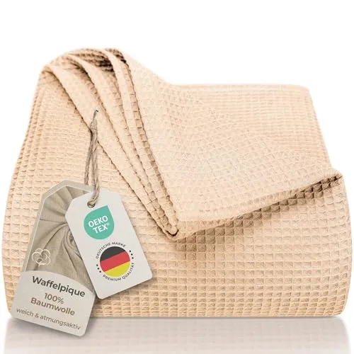 LAYNENBURG Premium Tagesdecke 220 x 240 cm XXL - Waffelpique 100% Baumwolle - leichte Wohndecke Waffeloptik - Baumwolldecke als Bett-Überwurf, Sofa-Überwurf, Sofa-Decke (Cappuccino - Beige)
