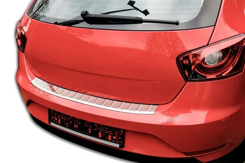 RECAMBO Ladekantenschutz für SEAT IBIZA 2012-2017 - Abdeckblenden für optimalen Schutz der Lackierung im Ladebereich. Der hochwertige V2A Edelstahl bietet eine edle Optik und perfekte Passform durch 3D-Technologie. Schnelle Montage dank vormontiertem Klebeband!