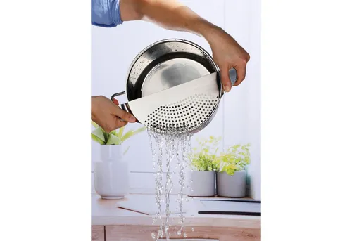 Haushalt International Siebaufsatz Ausgießhilfe Topfsieb Topfausgießer Edelstahl 33x13cm, für Töpfe bis Ø 24cm, Haltegriffe, einfache Handhabung, Silber