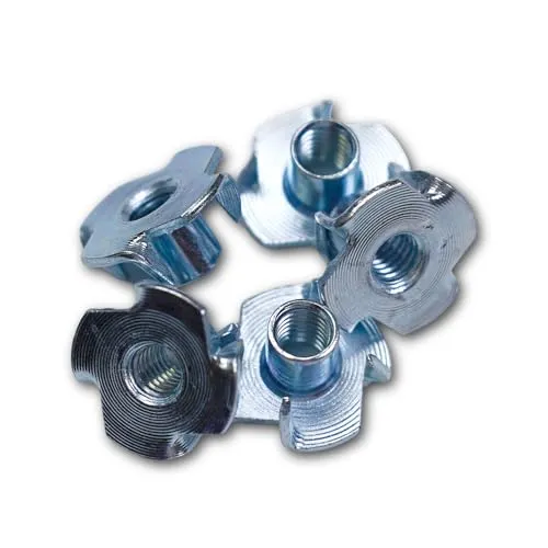 PARCO Einschlagmuttern M4x8mm, verzinkt, 100 Stück Einschraubmuttern, Gewindeeinschlagmuttern, Einpressmuttern, Gewindebuchsen mit 4 Spitzen - für eine Vielzahl an Befestigungsmöglichkeiten