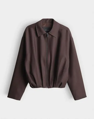 OPUS Damen Blousonjacke Jelani in Coffee Bean, Größe 42 - Modische Blousonjacke aus feinem Twill, ideal für lässige Outfits. Hochwertige Verarbeitung und angenehmes Tragegefühl für stilbewusste Frauen.