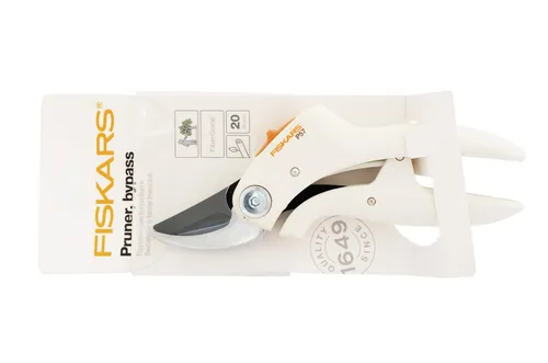 Fiskars Bypass Gartenschere P57 - Leicht und langlebig - Baumscheren & Gartenscheren für frische Äste bis Ø 2 cm, mit innovativer FiberComp Konstruktion für müheloses Schneiden und ideal für Rechts- und Linkshänder.