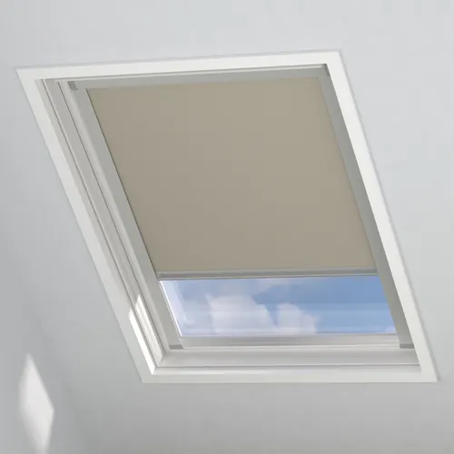 Dachfensterrollo Verdunklungsrollo Taupe - 100% Verdunkelnd & Thermobeschichtet, Kompatibel mit VELUX U08 - Erleben Sie absolute Dunkelheit mit unserem hochwertigen Dachfensterrollo, perfekt für Velux-Fenster. Dank der Thermobeschichtung bleibt Ihr Raum angenehm kühl. Einfache Montage und stufenlose Bedienung für vielseitige Lichtkontrolle.