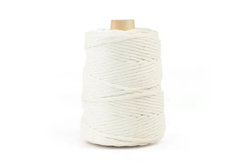 DQ-PP Makramee Garn 300m, 5mm, 100% Baumwolle - Kreatives Makramee Garn aus 100% Baumwolle für DIY-Projekte. Ideal für Boho-Dekorationen, weich und leicht entwirrbar. In vielen Farben und Längen erhältlich.
