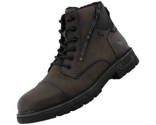 Mustang Shoes 15M0161002 Stiefelette in Khaki für Herren – Größe 43 - Stylische Stiefelette in Khaki mit 3,5 cm Blockabsatz. Gefüttert mit Kunstfell für Komfort und Wärme. Ideal für lässige Outfits und den täglichen Einsatz.