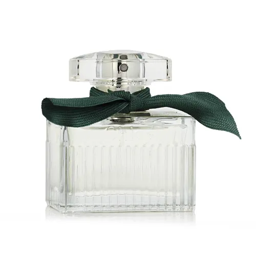Chloé Chloé Rose Naturelle Intense Eau de Parfum 50 ml - Damenduft mit 100% natürlichen Inhaltsstoffen, vegan und umweltfreundlich. Erleben Sie die elegante Kombination aus biologisch angebaute Rosen und holzigen Noten für eine selbstbewusste Weiblichkeit.