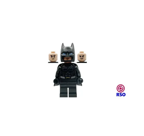 LEGO DC Universe Super Heroes 76304 Batmobile - LEGO Set mit 909 Teilen, ideal für Fans ab 12 Jahren, fördert Kreativität und Geschicklichkeit beim Bau des legendären Batmobils.