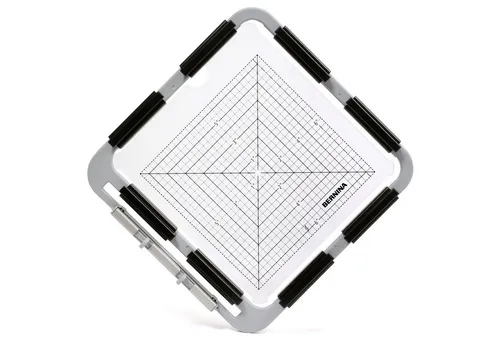 Bernina Kleiner Klemmen-Stickrahmen - Stickrahmen für Bernina Näh- und Stickmaschinen, ideal für kleinere Quiltprojekte mit praktischen Klammern für schnelles Einspannen und präziser Acrylschablone.