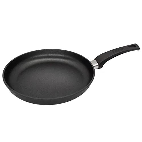 Eurolux Guss-Pfanne Induktion Ø 24 cm - flacher 4.5 cm Rand - kleine leichte runde Alugusspfanne mit Antihaft-Beschichtung - Made in Germany