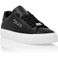 Sneaker Signature – Stilvolle Nappa Lo-Top-Sneakers - Elegante Nappa Lo-Top-Sneakers mit Plein Signature, rutschsicherer Gummisohle und gepolsterten Säumen für hohen Tragekomfort. Ideal für jeden Anlass.