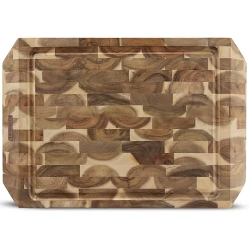 NAMTURE Hackblock Sharp – Extra Dick 4 cm – Akazienholz Stirnholz Schneidebrett 45 x 30 cm – Premium Ölbehandlung – Saftrille, Antirutsch-Füße – in edler Geschenkbox