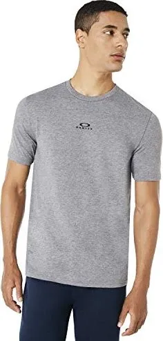 Oakley Bark NEW T-Shirt kurzarm grau (24G) L - Stylisches Oakley Bark NEW T-Shirt aus feuchtigkeitsregulierendem Material für optimalen Komfort im Alltag. Die klassische Passform und das markante Design machen es zum idealen Begleiter für Freizeit und sportliche Aktivitäten.