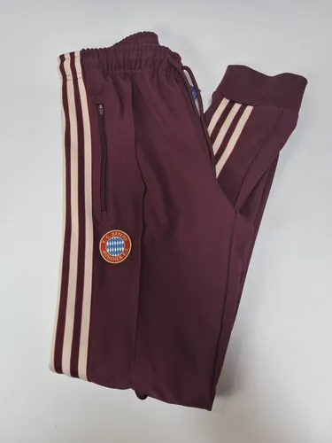FC Bayern Terrace Icon Jogginghose Herren Gr. S in rot von adidas