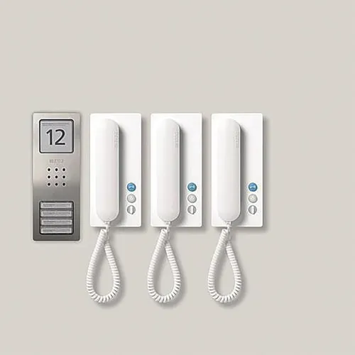 Siedle SET CA 812-3 E/W Audio-Set Compact Edelstahl - Haus-Alarmanlagen: Audio-Set Siedle Compact mit 4 Ruftasten, erweiterbar auf 6 Innenstationen. Ideal für Mehrfamilienhäuser mit sicherer Kommunikation.