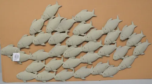 BOLTZE Wandobjekt Fischschwarm Metall, grau - Stilvolle Wanddekoration aus Eisen, 97 x 53 cm, bringt maritimen Charme in Ihr Zuhause und sorgt für einen einzigartigen Blickfang.