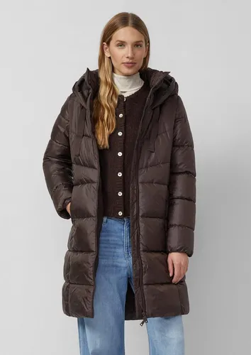 s.Oliver Steppmantel mit Stehkragen und Kapuze - Stylischer Steppmantel im Regular Fit aus hochwertiger Webware, ideal für Outdoor-Aktivitäten. Mit fixierter Kapuze, Innentasche und praktischem Zwei-Wege-Reißverschluss.